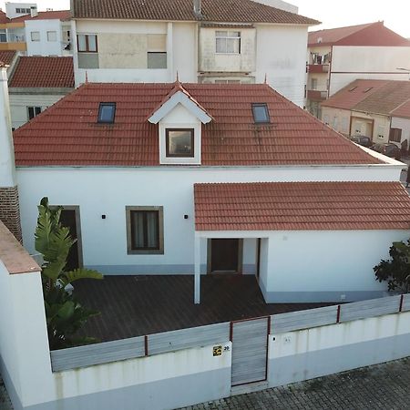 Surfsoul Guesthouse - Bed And Breakfast Peniche Exteriör bild