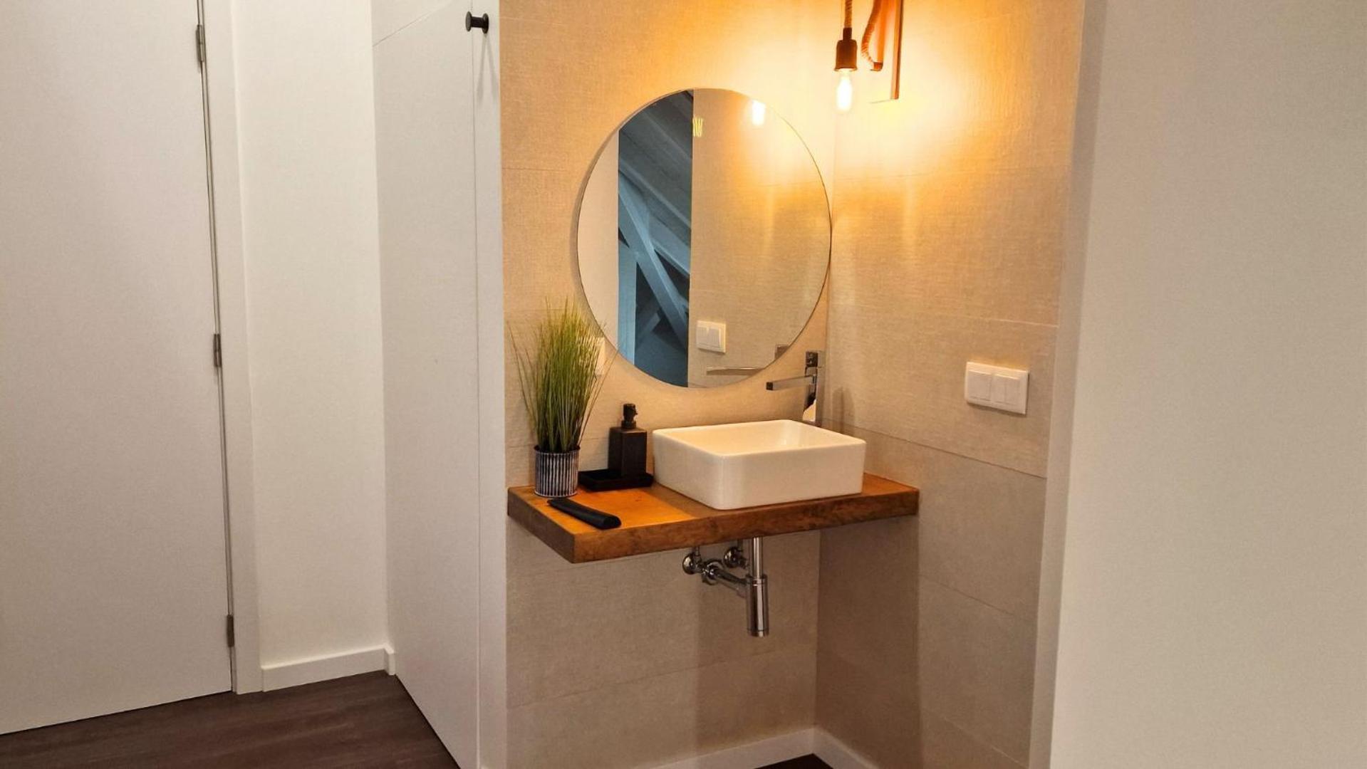 Surfsoul Guesthouse - Bed And Breakfast Peniche Exteriör bild