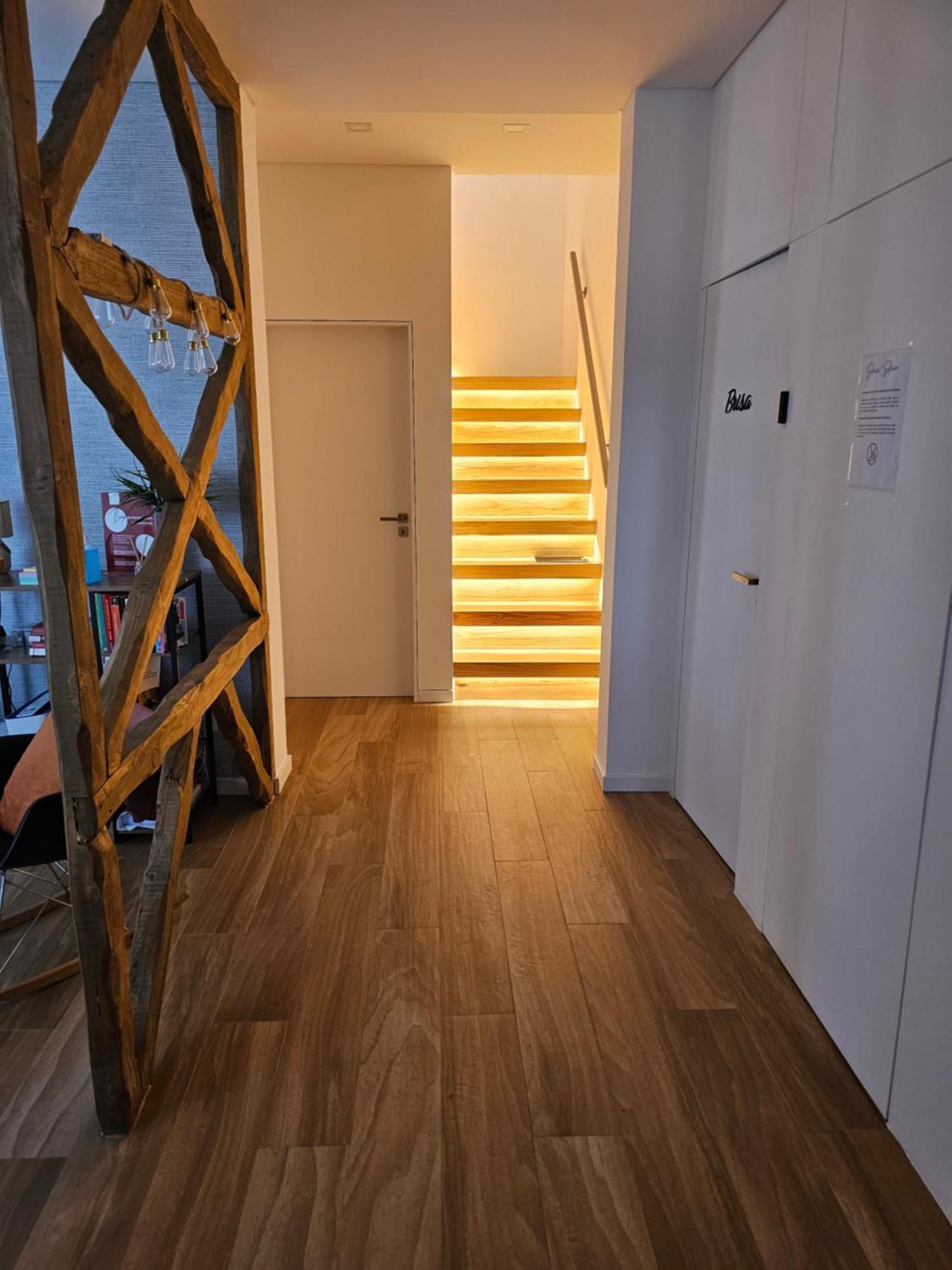 Surfsoul Guesthouse - Bed And Breakfast Peniche Exteriör bild