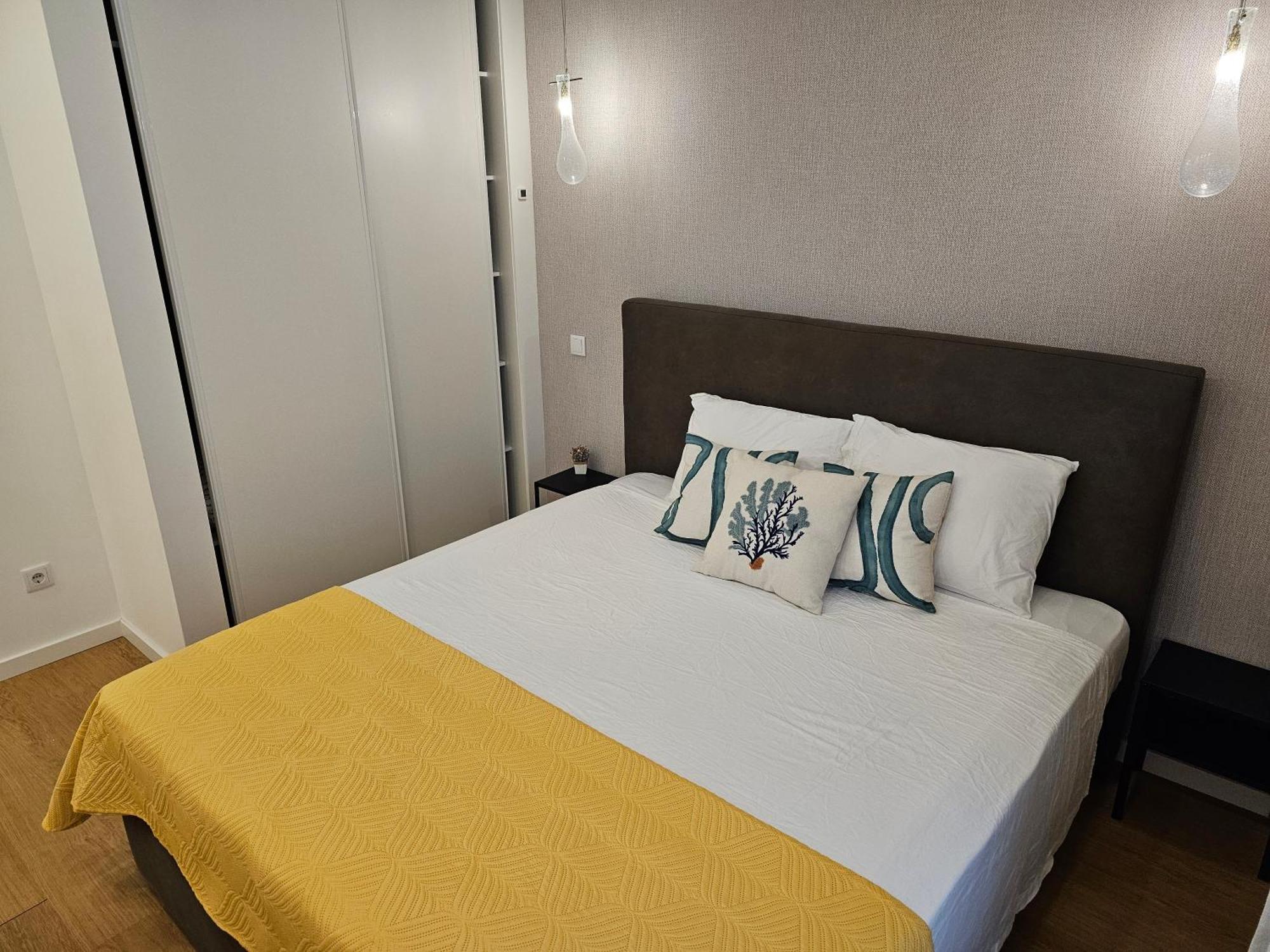 Surfsoul Guesthouse - Bed And Breakfast Peniche Exteriör bild