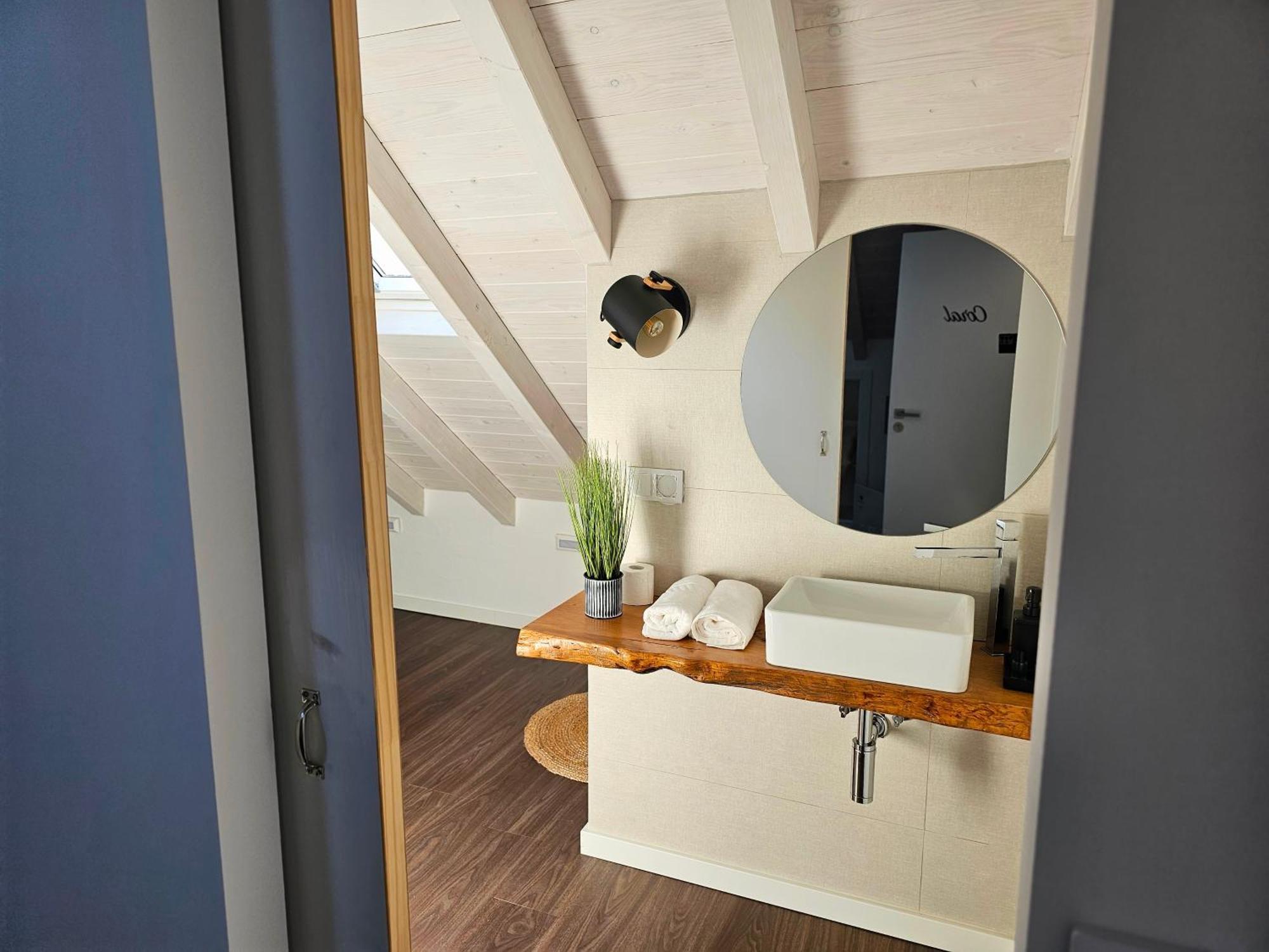 Surfsoul Guesthouse - Bed And Breakfast Peniche Exteriör bild