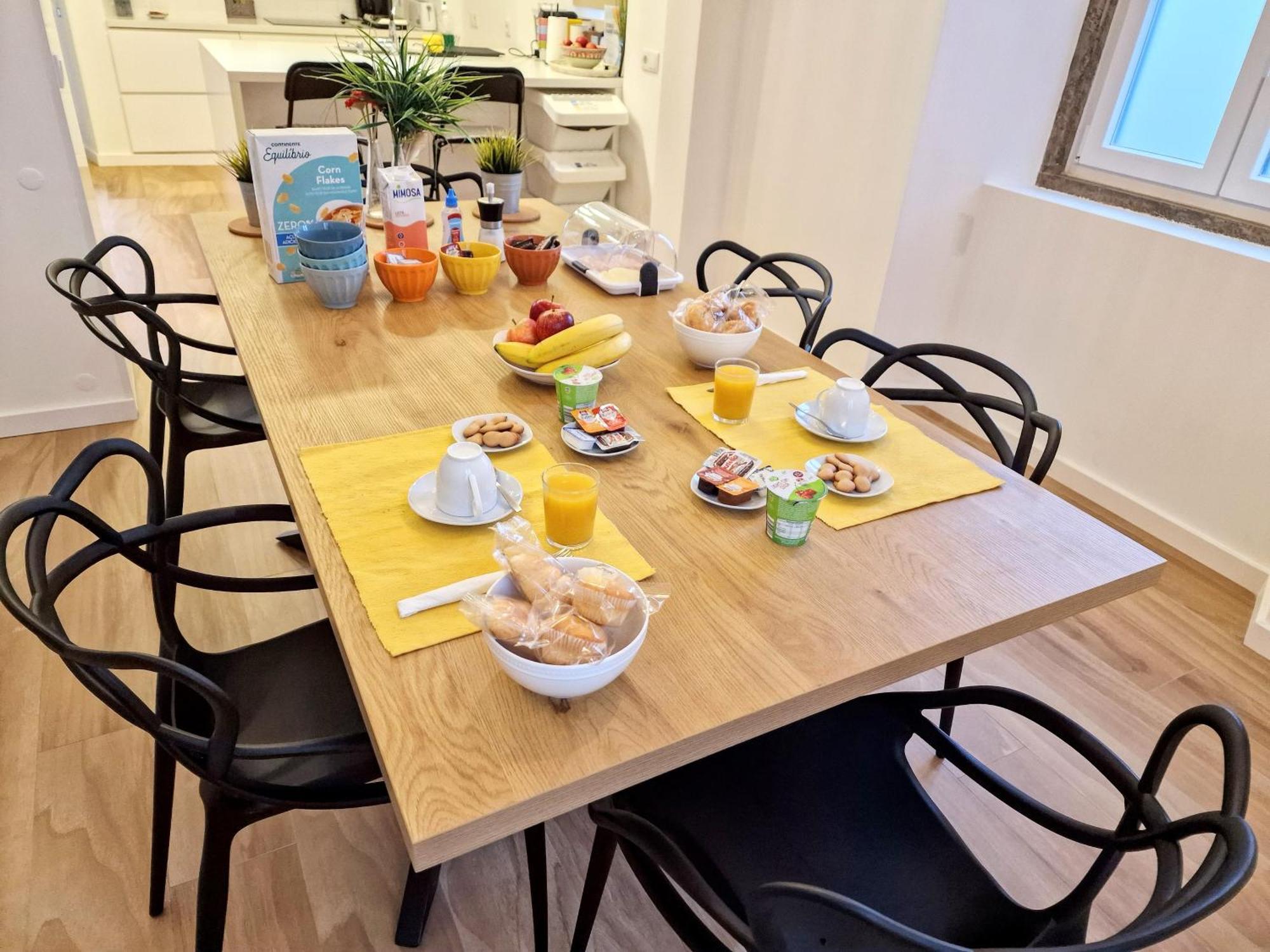 Surfsoul Guesthouse - Bed And Breakfast Peniche Exteriör bild