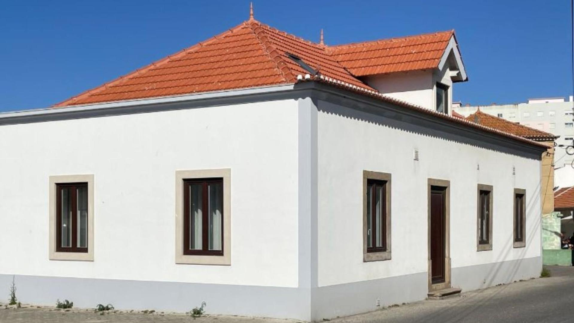 Surfsoul Guesthouse - Bed And Breakfast Peniche Exteriör bild
