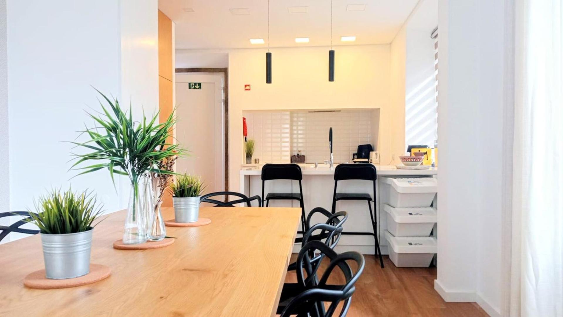 Surfsoul Guesthouse - Bed And Breakfast Peniche Exteriör bild